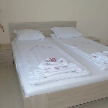 Akrotiria Complex 3* Misivri