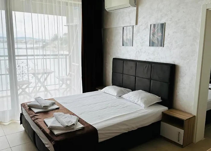 Aparthotel Akrotiria Complex