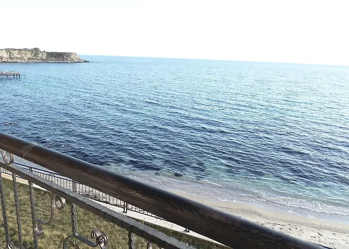 Aparthotel Akrotiria Complex