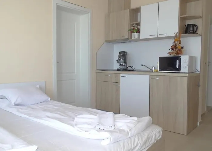 Akrotiria Complex Aparthotel 4*