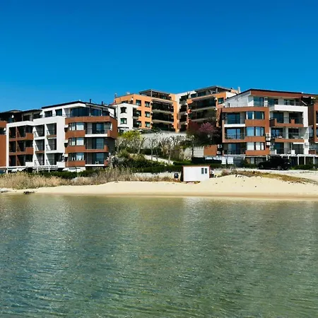 Aparthotel Akrotiria Complex