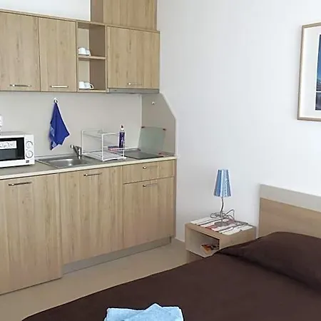 Aparthotel Akrotiria Complex