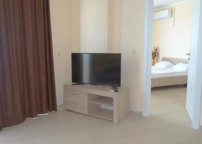 Akrotiria Complex 4*