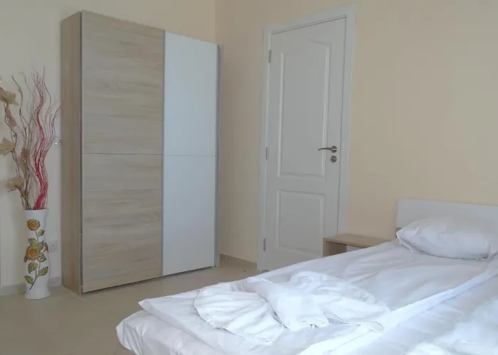 Akrotiria Complex 4*