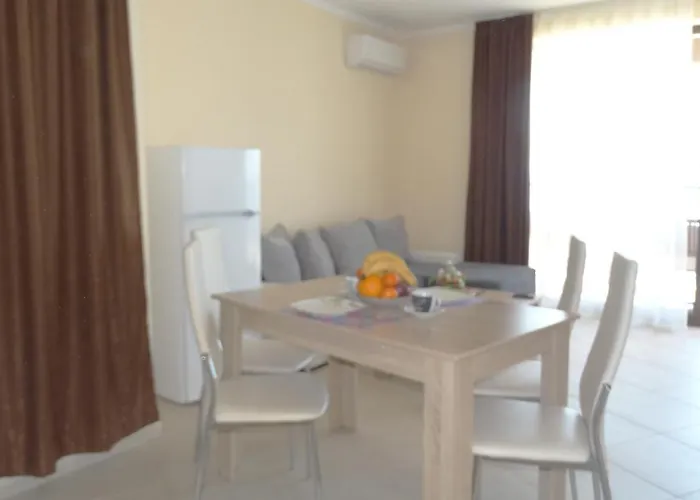 Апартхотел Akrotiria Complex Несебър